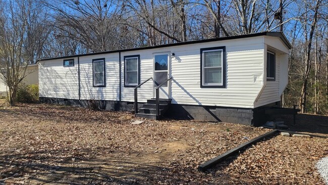 Primary Photo - Two bedroom Mobile Home for Rent in Lancas...