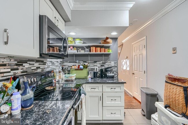 Building Photo - 108 N Madeira St