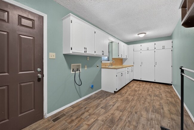 Building Photo - 7700 W 43rd St S