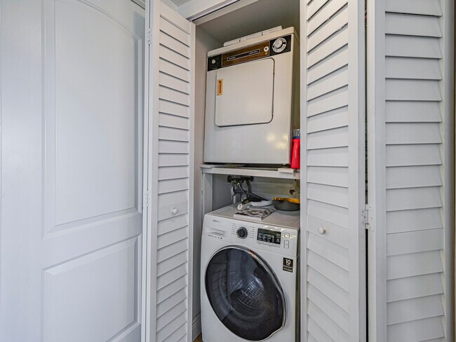 Building Photo - 4200 N Hwy A1A