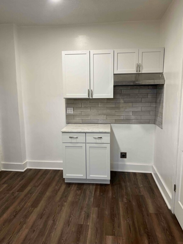 Building Photo - 929 5 Oaks Ave