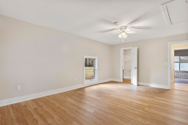 Building Photo - 298 Summerset Ln