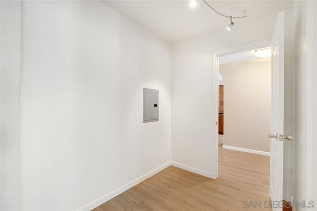 Building Photo - $3,400 - 3 Bed / 2 Bath Condo in Kearney Mesa