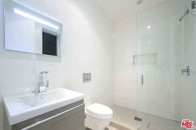 Building Photo - 6660 Colgate Ave