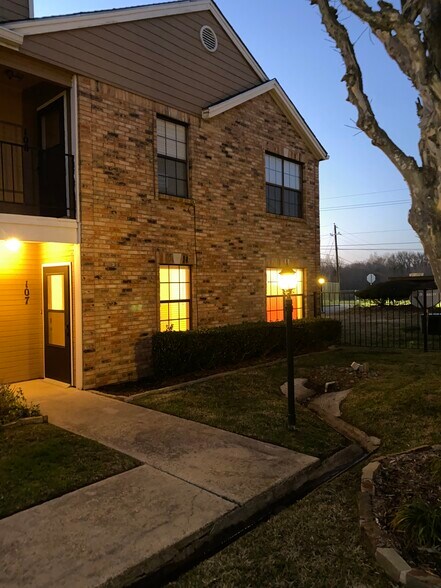 Private Corner Unit #107 - 400 W South Town Dr