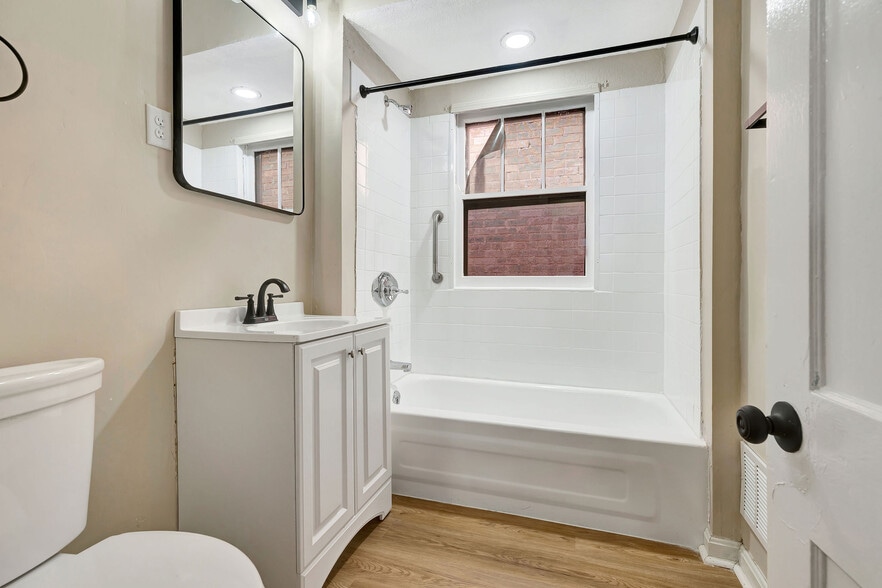 Building Photo - 2231 Flora St