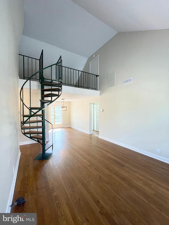 Building Photo - 3052 S Buchanan St