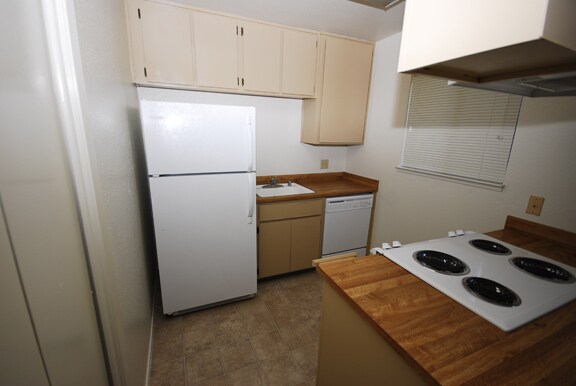 Building Photo - 1 bedroom 1 bath unit.