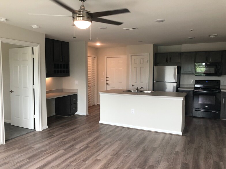 Kitchen / Desk - The Huntington at College Station -55+ Living