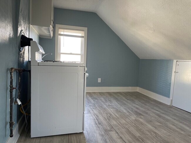 Building Photo - 24 Union St