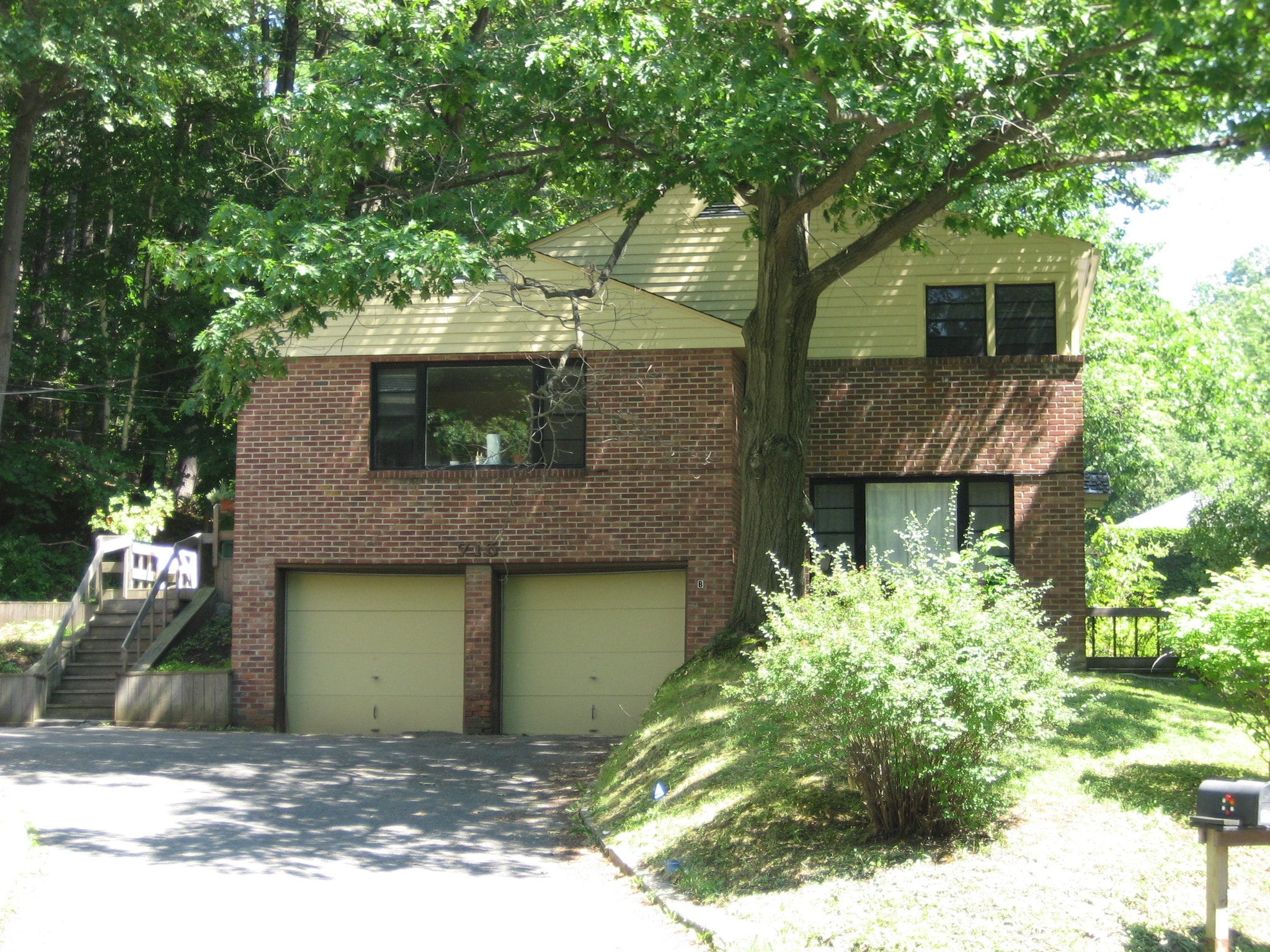 Building Photo - 715 Triphammer Rd