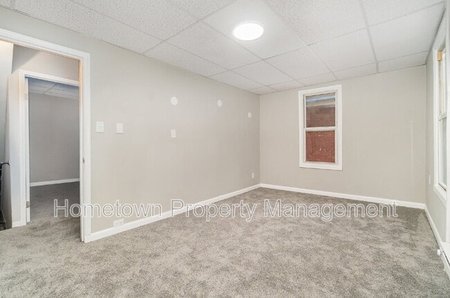 Building Photo - 606 North St