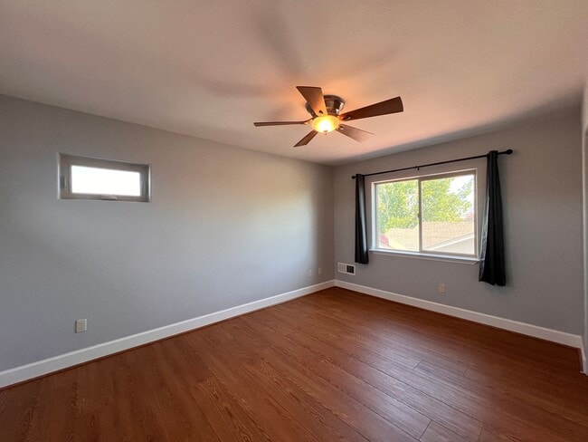 Building Photo - FANTASTIC 2 STORY HOME, 3 bedroom, 2.5 bat...