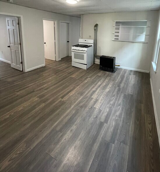 Building Photo - 81 Merrifield St