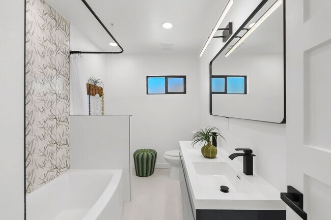 Building Photo - 3940 Cll San Antonio