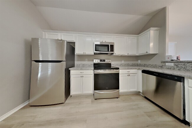 Building Photo - 26925 Carriage Manor Ln