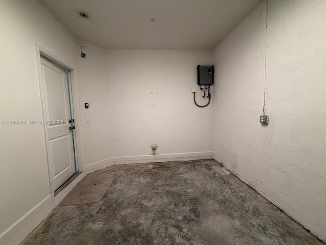 Building Photo - 286 SW 159th Dr