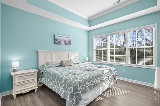 Building Photo - 6015 Catalina Dr