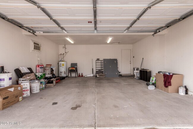 Building Photo - 6038 W Gelding Dr