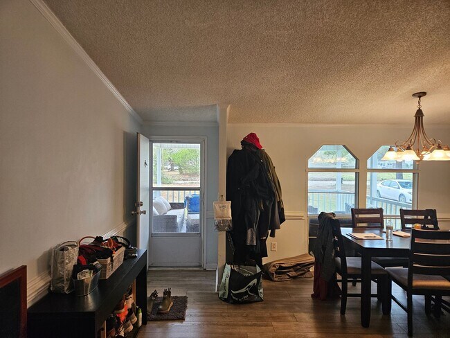 Building Photo - 3 Bedroom, 2 bath home located in Sneads Ferry