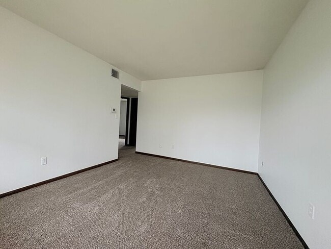 Building Photo - 1406 Magnolia W