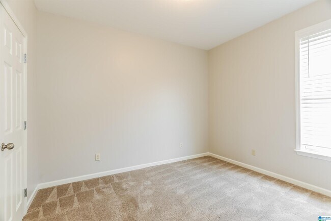 Building Photo - 1056 Washington Dr
