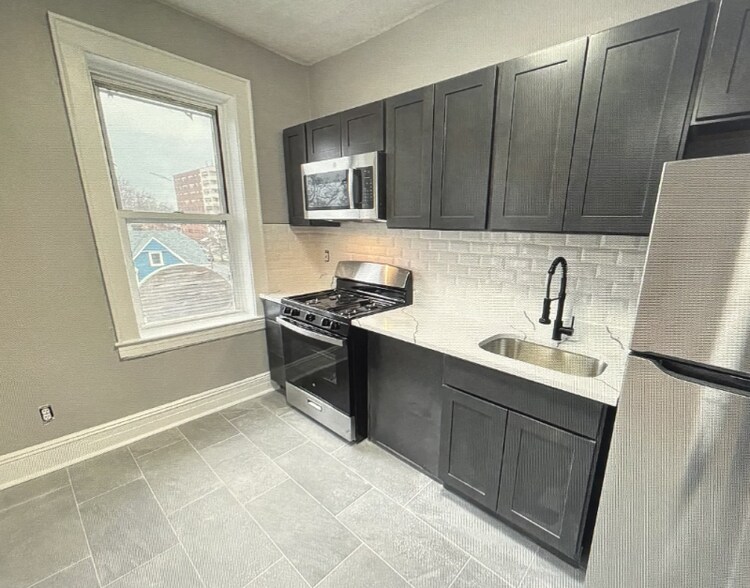 Building Photo - 758 Jersey Ave