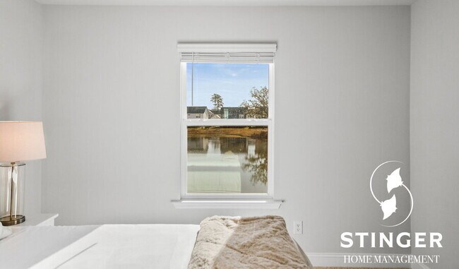 Building Photo - 1174 Danner Dr