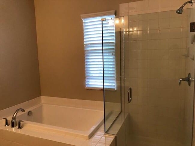 Building Photo - East Ventura - Available Soon: Spacious 4 bedroom Condo