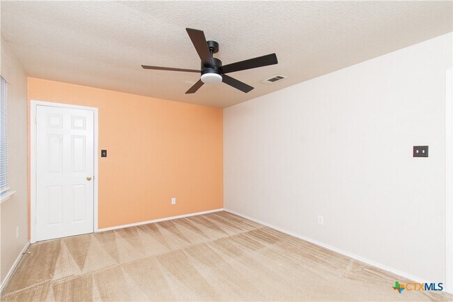 Building Photo - 5401 Jitterbug Ct