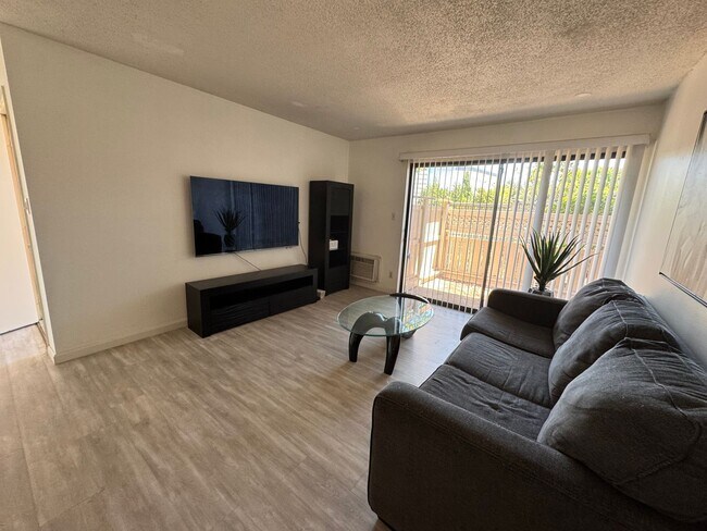 Building Photo - 100 Kinross Dr