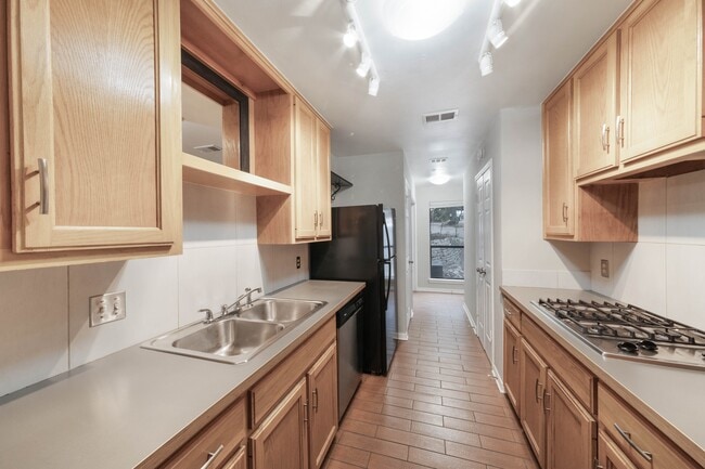 Building Photo - 6504 Cat Creek Trail