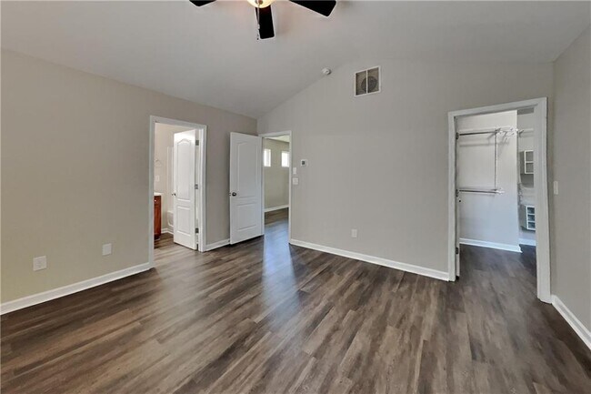 Building Photo - 843 Lobdale Falls Dr