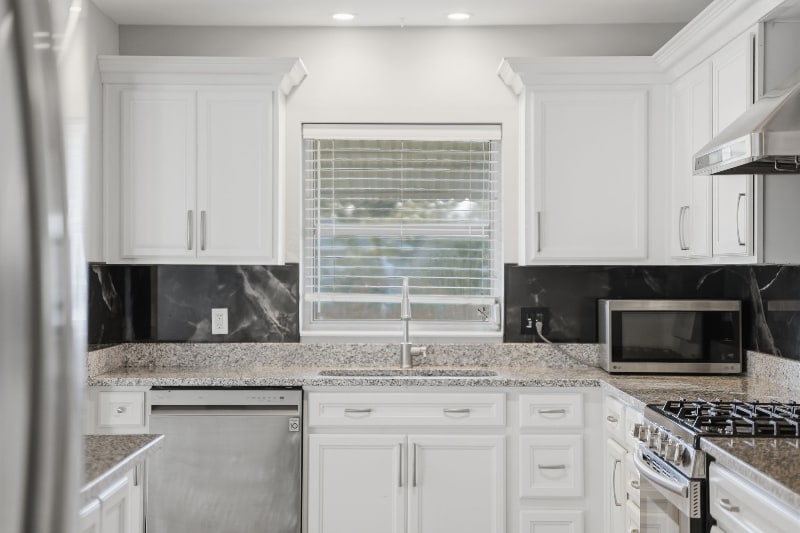 Building Photo - 725 Patricia Ave