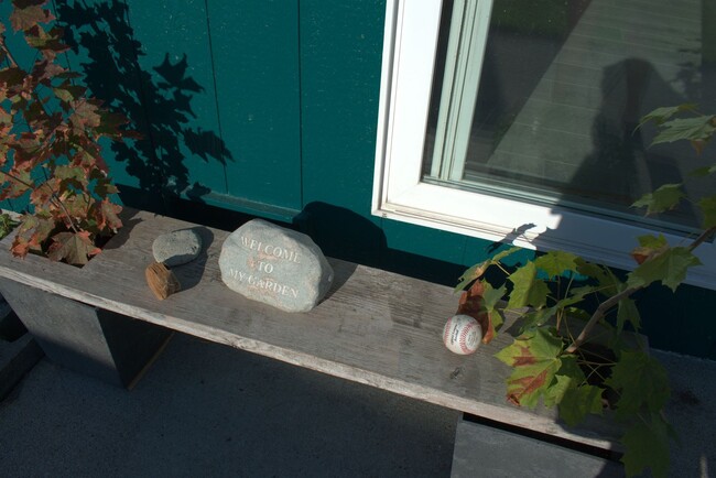 Building Photo - OPEN HOUSE SATURDAY 5/3/25 FROM 1:00-3:00 ...