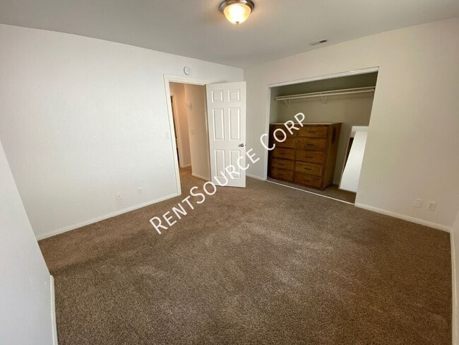 Building Photo - 43328 Lookabout Rd