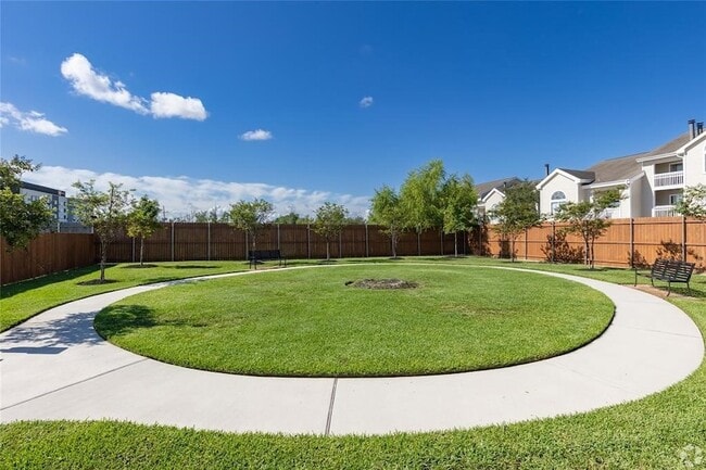 Building Photo - 430 S Centro Cir