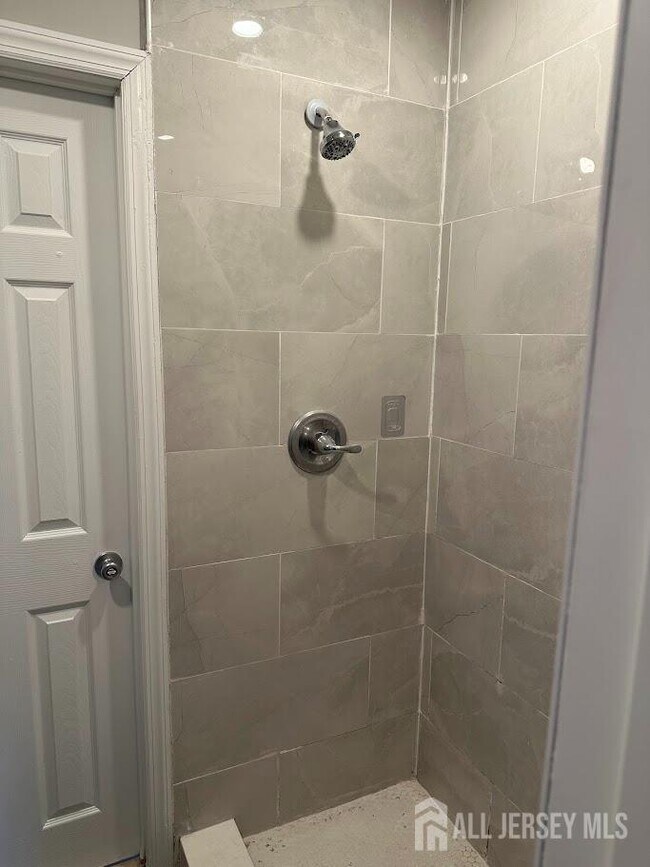 Building Photo - 690 State St