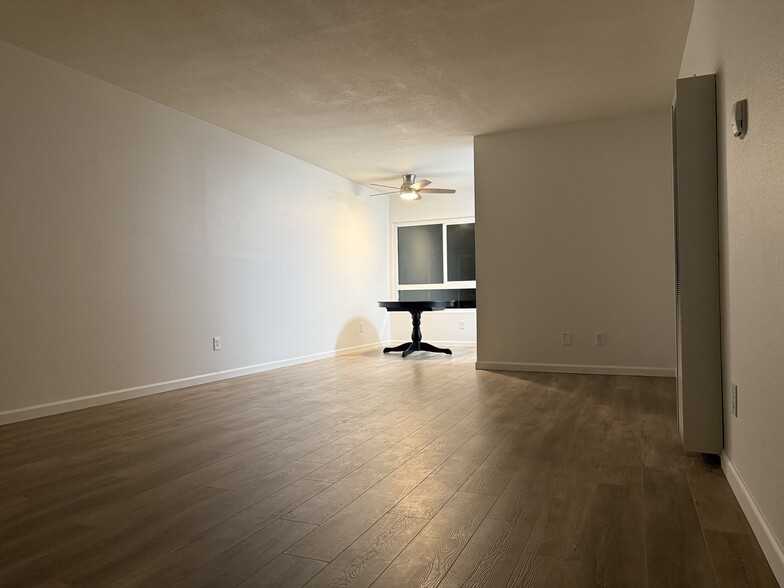 Dining area, part of living room - 11908 Riverside Dr