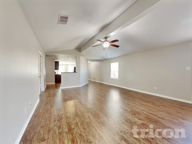 Building Photo - 2322 Oyster Bay Ave