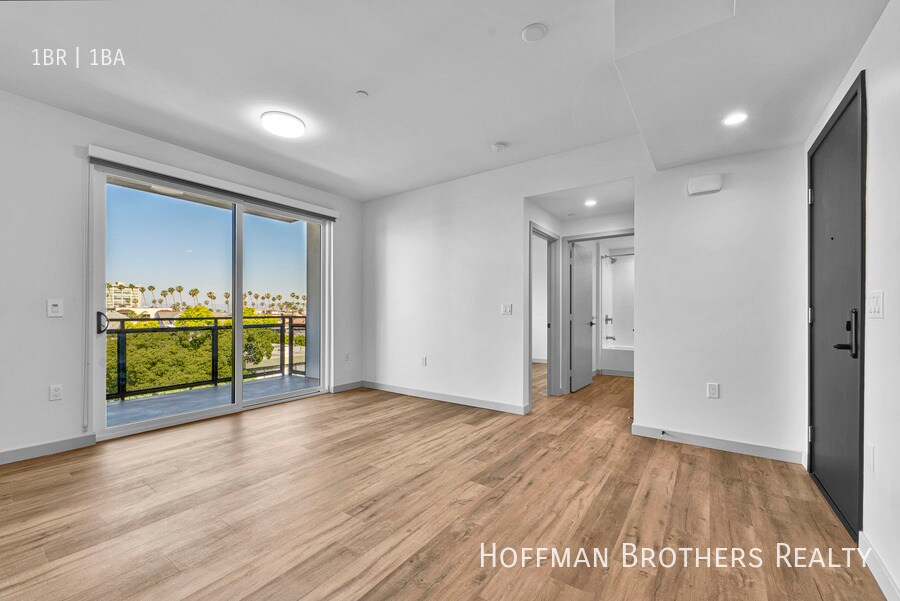 Building Photo - 1240 Magnolia Ave