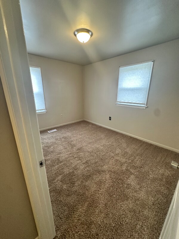 Building Photo - 717 73rd St