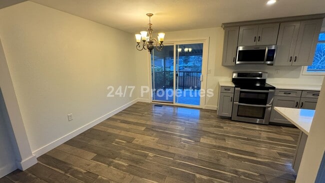 Building Photo - Spacious 4 Bedroom Home in Oregon City! - RV/Boat/Trailer Parking