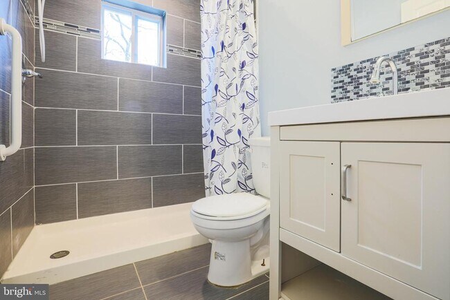 Building Photo - 4905 Ridge Ave