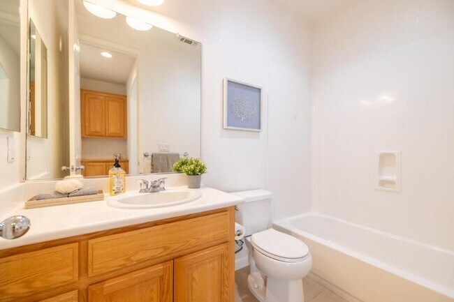 Building Photo - 1642 Welford Cir