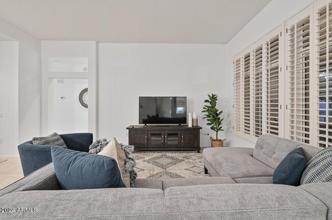 Building Photo - 14508 W Corral Dr