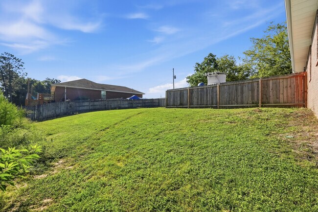 Building Photo - 4881 Traxx St
