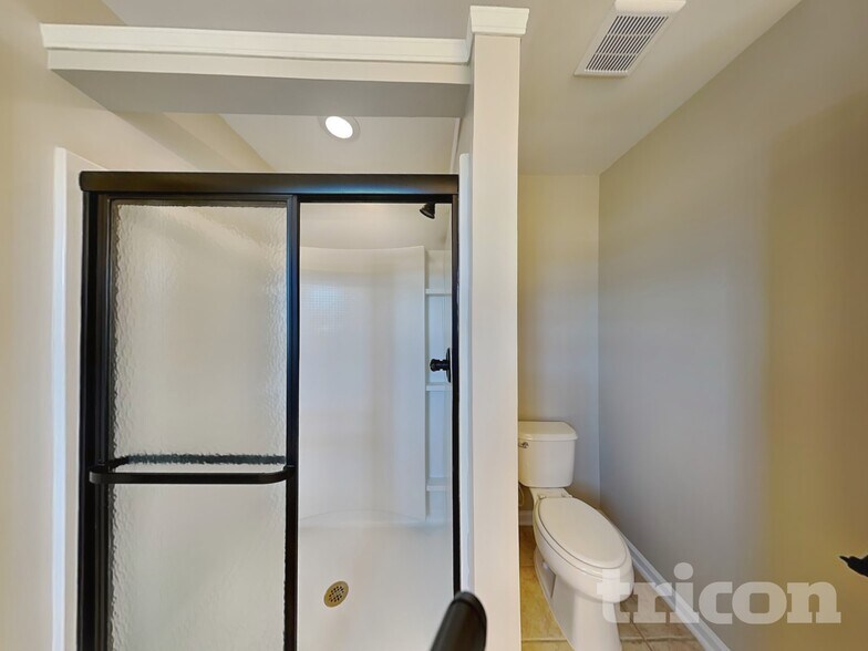 Building Photo - 651 Braekel Way