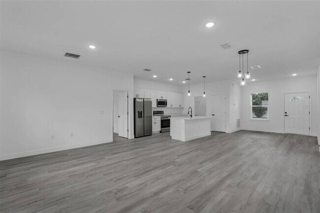 Building Photo - 2211 SW 153rd Pl Rd