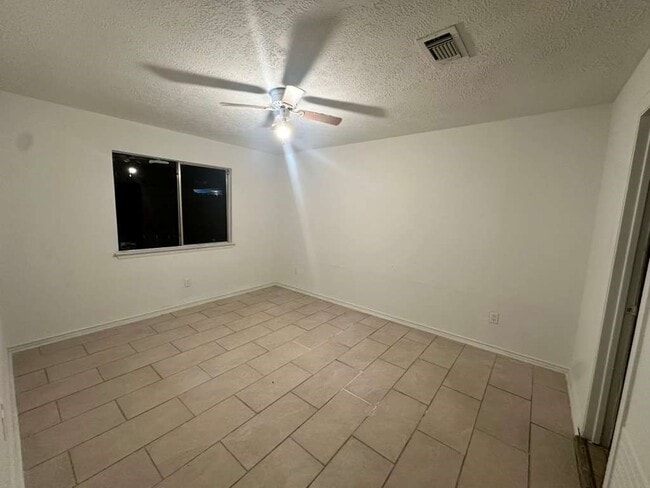 Building Photo - 2415 Blackridge Rd